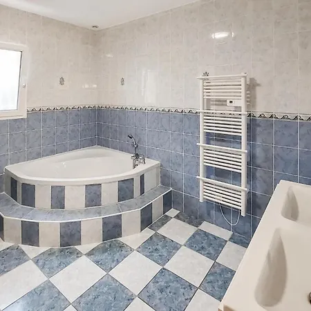 Сasa de vacaciones In With Kitchen *